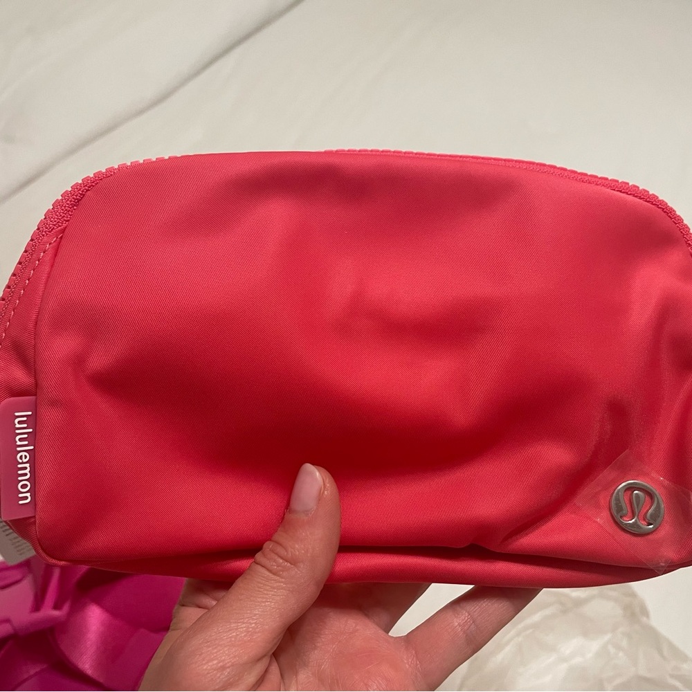 NWT LIPGLOSS 💄 everywhere belt bag by lululemon